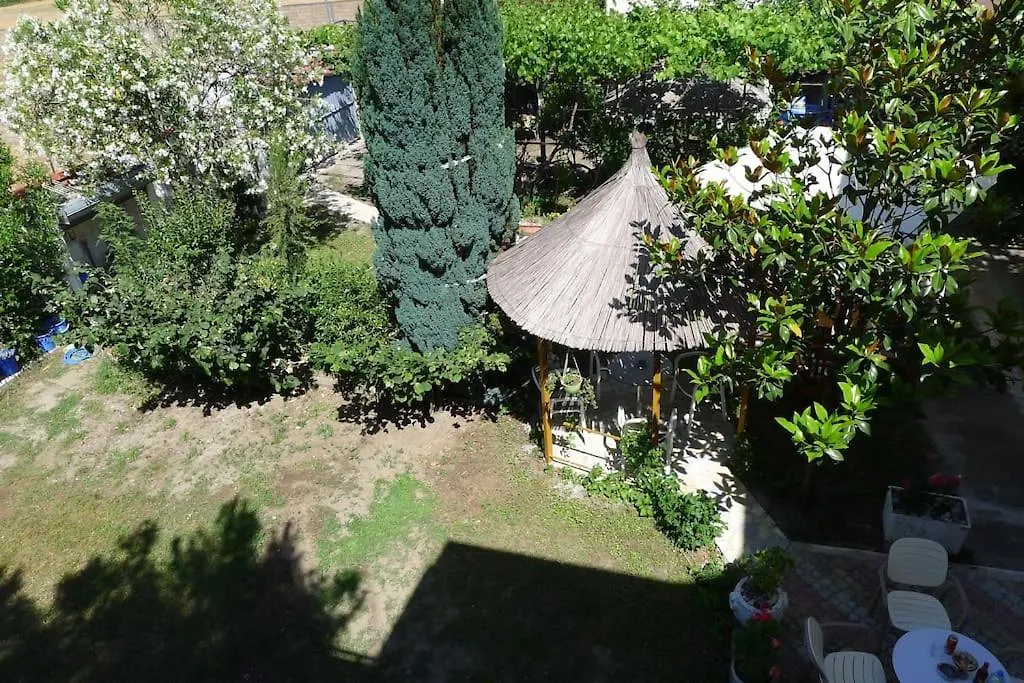 Summer House -Room For 5 People In 1St Floor - J Velipoje